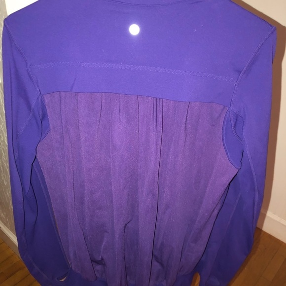 Lululemon Athletica size 10 purple Tadasana mesh back jacket thumb holes - Picture 3 of 15